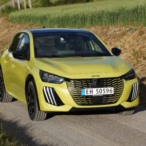 Peugeot_208_010
